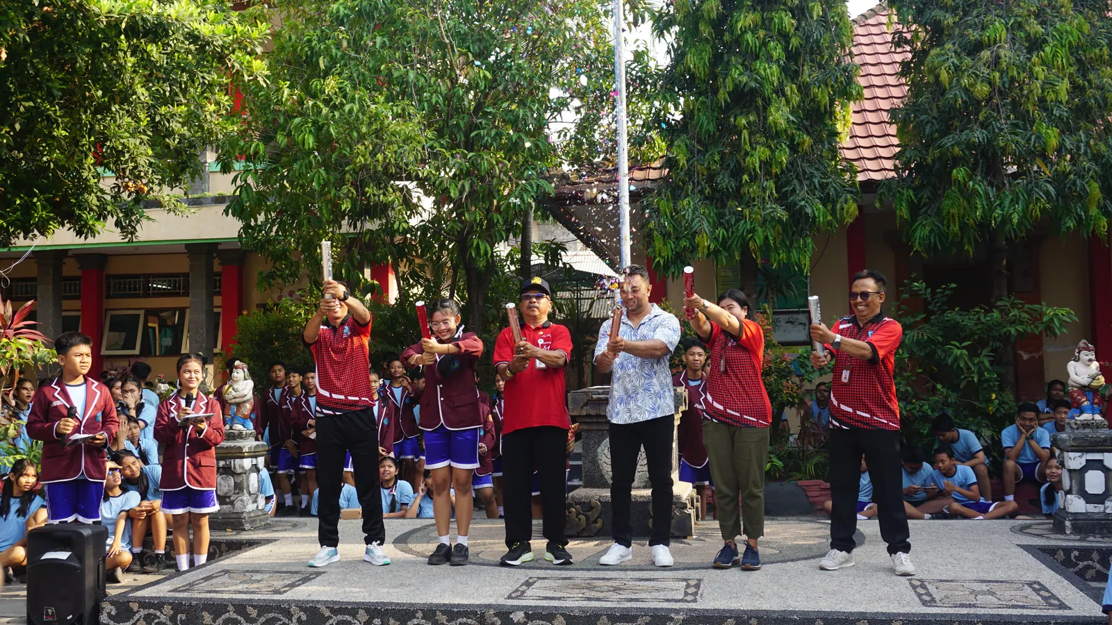 PEMBUKAAN HUT KE 44 SMPN 7 DENPASAR